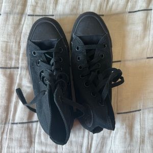 All black converse, size 3.5M/5.5W